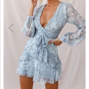 Selfie Leslie Balloon long Sleeve Gray dress